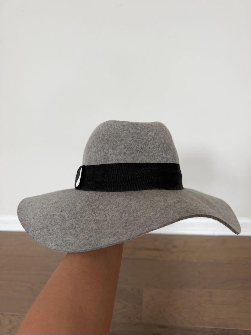 Abercrombie & Fitch Gray Felt Wide-Brim Hat with Black Band
